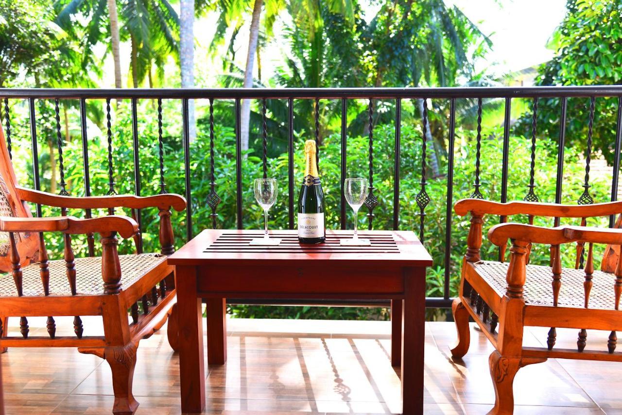 Little Villa Hotel Wadduwa Exterior foto